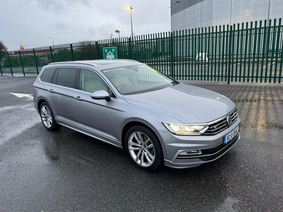 2018 Volkswagen Passat - image 4