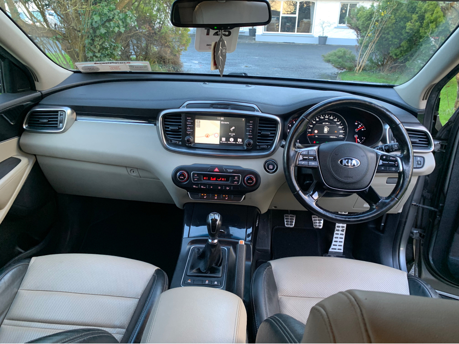 2019 Kia Sorento - image 13