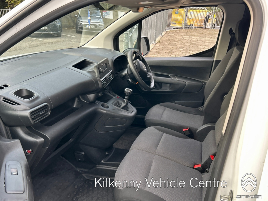 2022 Citroen Berlingo - image 9