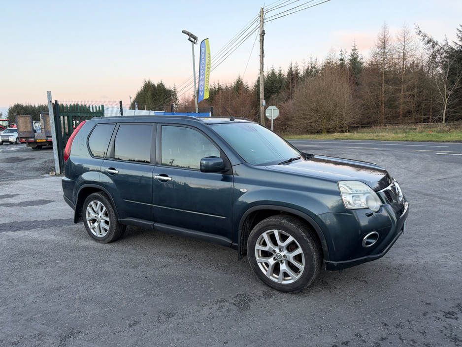 2011 Nissan X-Trail - image 3