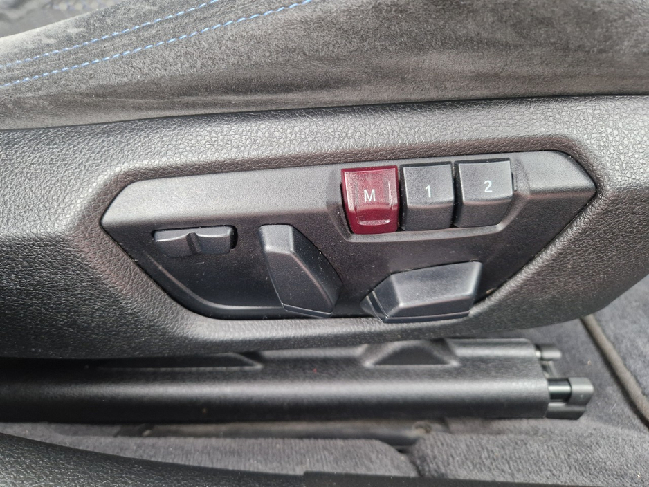 2013 BMW 3 Series - image 30