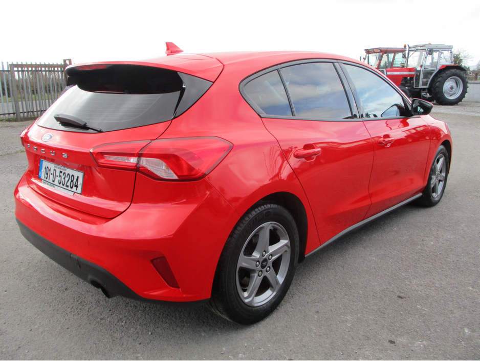 2019 Ford Focus - image 11