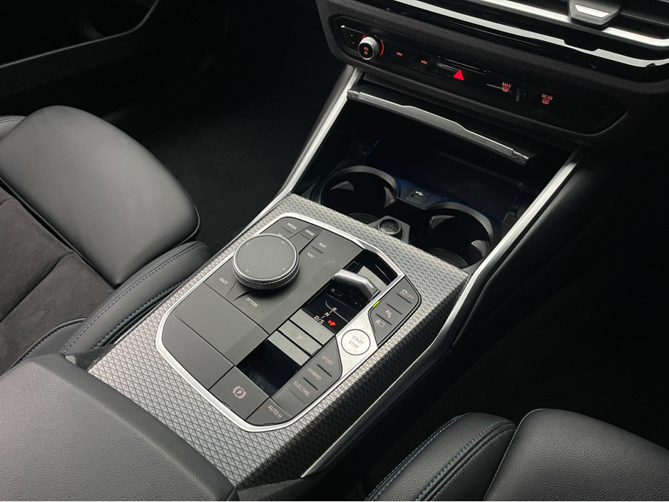 2023 BMW 3 Series M SPORT..AUTO..HYBRID..HEATED SEATS..APPLE CARPLAY €32,950