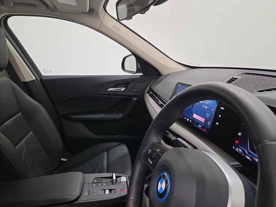 2024 BMW X1 - image 12
