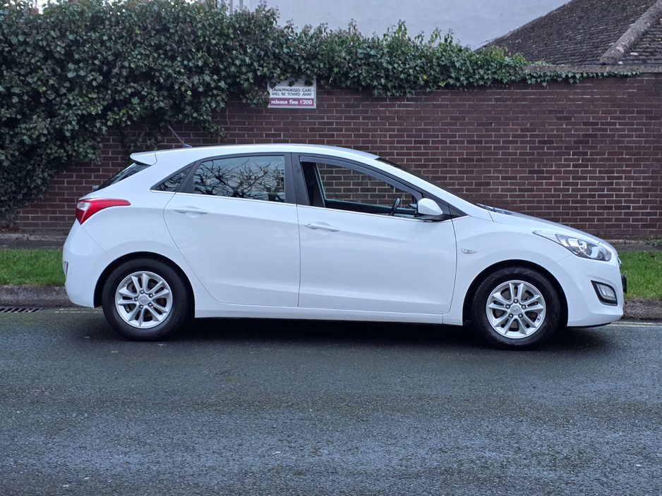 2016 Hyundai i30 1.6 Diesel Deluxe €6,999