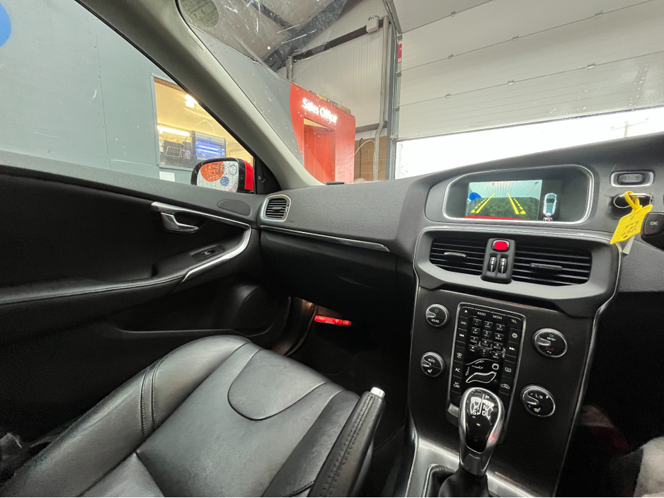 2015 Volvo V40 €11950 2015 VOLVO V40 T4 SE 1.6 AUTOMATIC / CRUISE CONTORL / REVERSE CAMERA / ELECTRIC MEMORY & HEATED SEATS €11,950