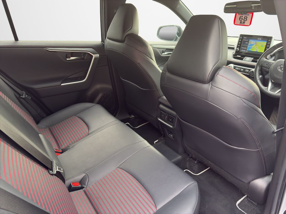 2022 Toyota Rav4 - image 12
