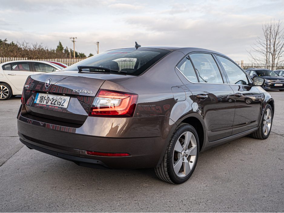 2018 Skoda Octavia - image 13