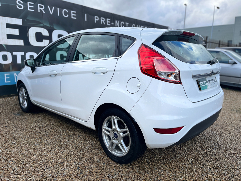 2014 Ford Fiesta - image 4