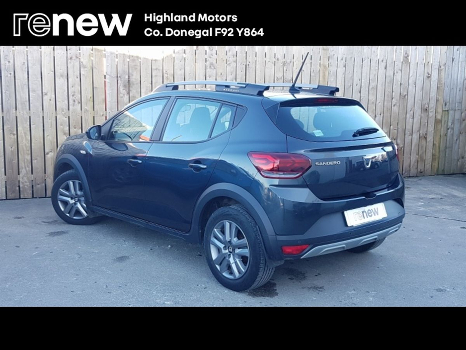 2022 Dacia Sandero Stepway - image 3