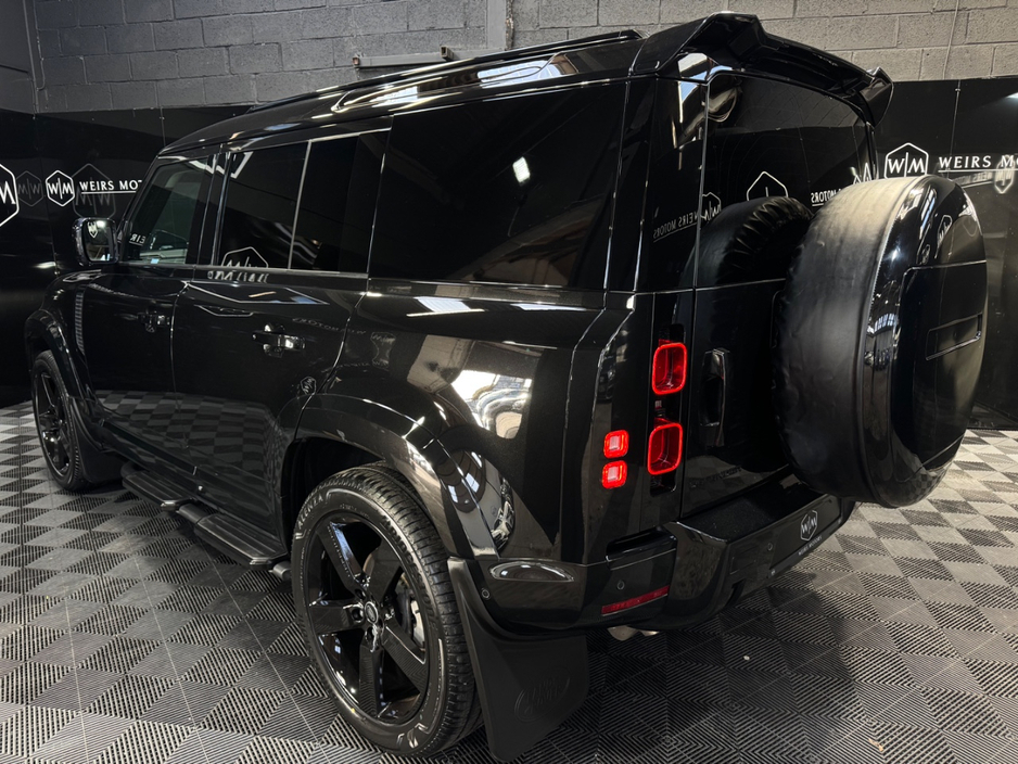 2021 Land Rover Defender - image 11