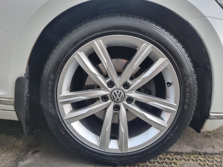 2015 Volkswagen Passat 1.6 TDI DSG 120HP Highline €7,899