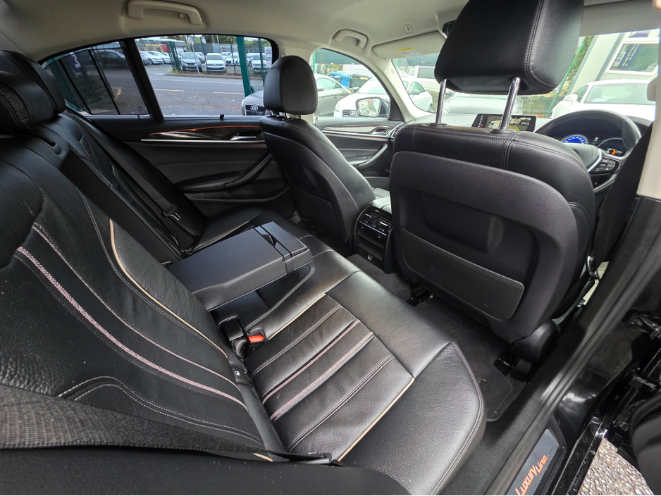 2017 BMW 5 Series 523D LUXURY - CARPLAY NAVIGATION EDITION FULL LEATHER ELECTRIC HEATED SEATS - 360 REVERCE CAMERA - PRIVACY GLASS €24,950