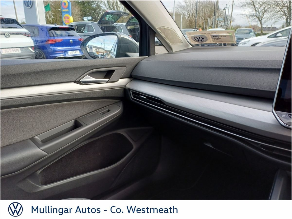 2025 Volkswagen Golf - image 18