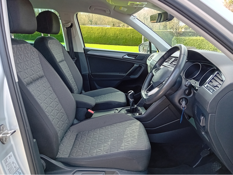 2023 Volkswagen Tiguan LIFE 2.0 TDI MANUAL 6SPEED FWD 122BHP 5