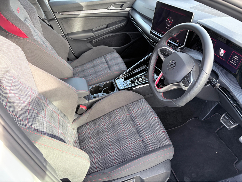 2025 Volkswagen Golf - image 11