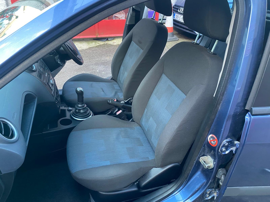 2006 Ford Fiesta - image 18