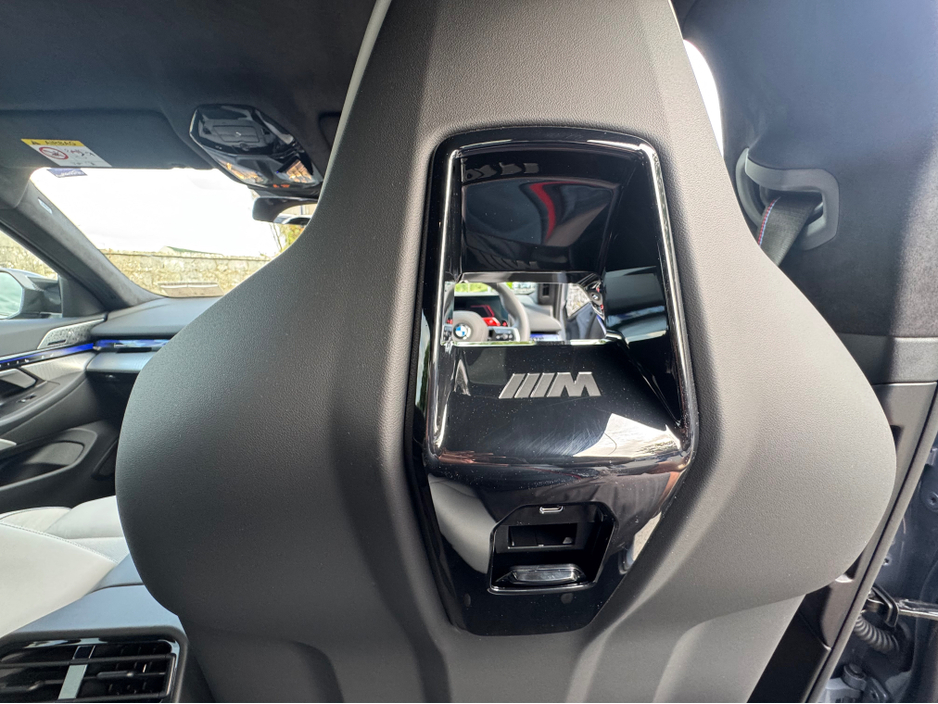 2025 BMW M5 - image 18