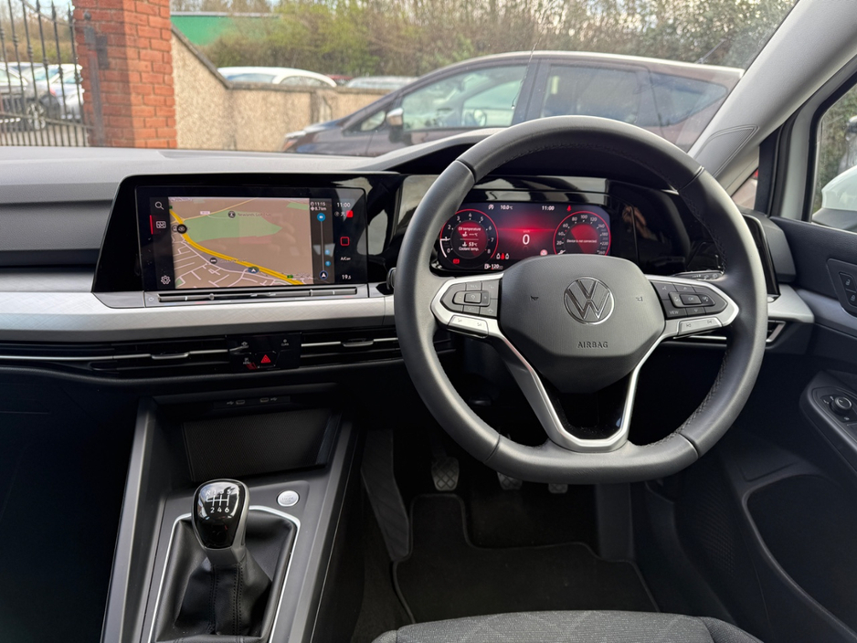 2024 Volkswagen Golf - image 7