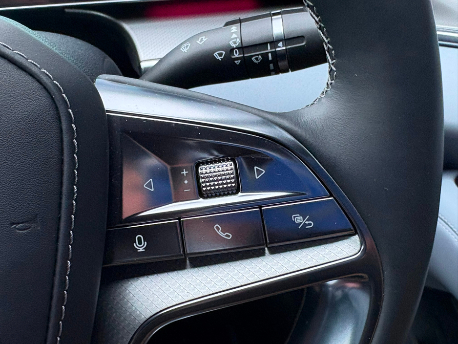 2025 BYD Sealion 7 - image 24