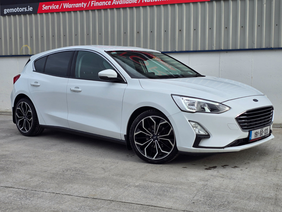 2019 Ford Focus - image 3