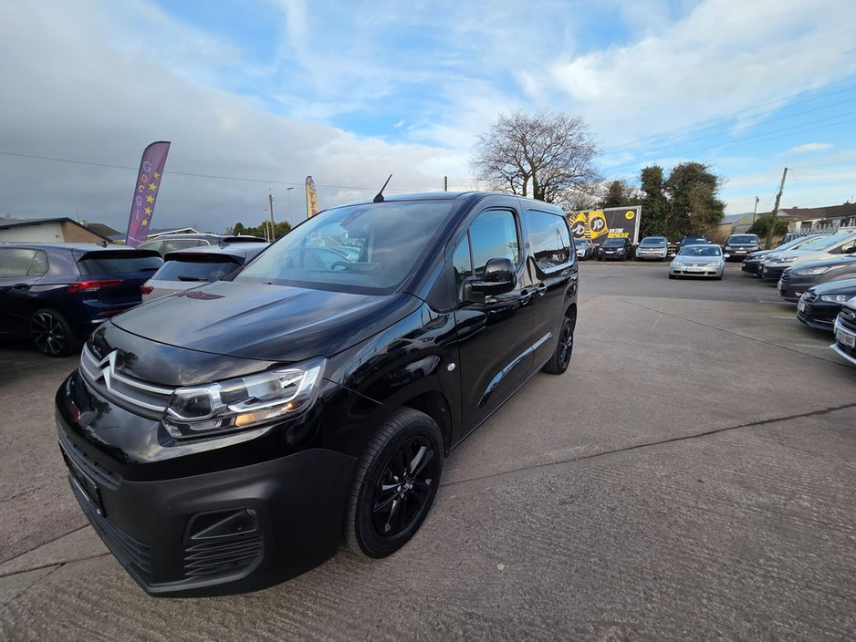 2022 Citroen Berlingo - image 4