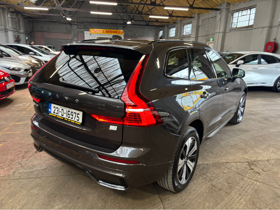 2023 Volvo XC60 - image 5