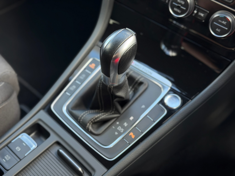 2019 Volkswagen Golf - image 12