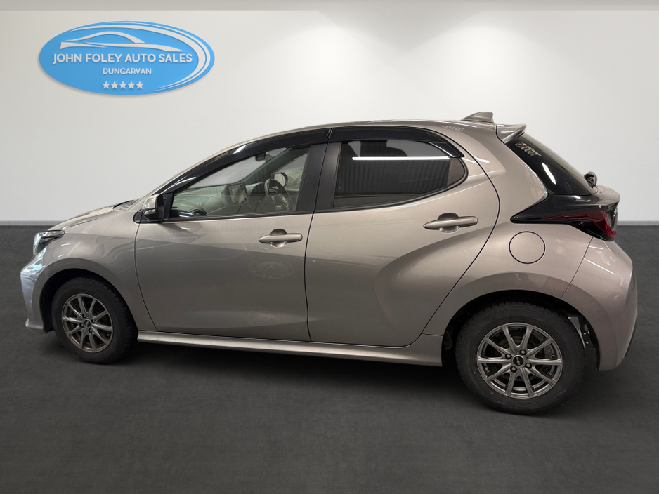 2020 Toyota Yaris - image 9