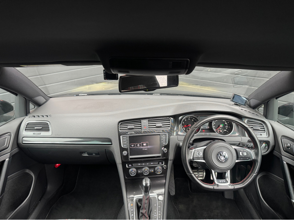 2014 Volkswagen Golf - image 7