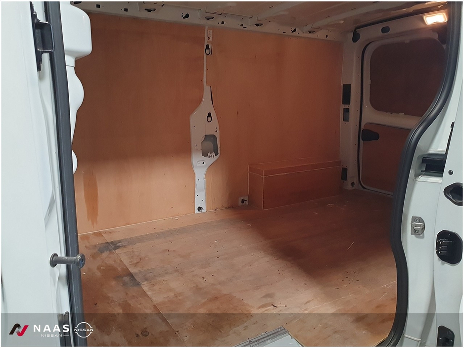 2024 Renault Trafic - image 10