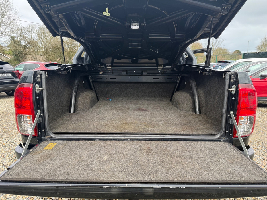 2018 Toyota Hilux - image 19