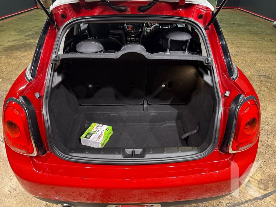 2016 MINI One - image 10