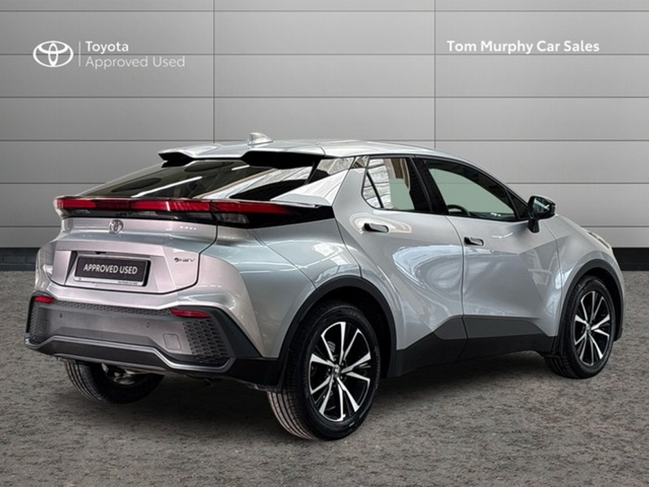 2024 Toyota C-HR - image 2