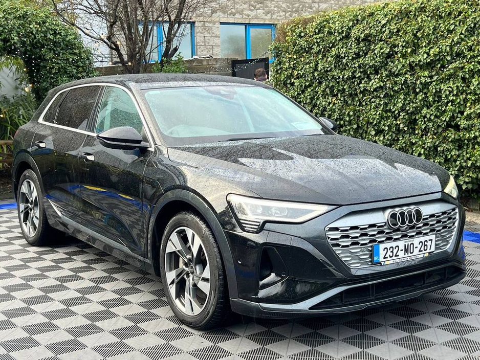 2023 Audi Q8 e-tron E-TRON SPORT 55 QUATTRO // APPLE CARPLAY/ANDROID AUTO // ADAPTIVE AIR SUSPENSION // DUAL ZONE CLIMATE CONTROL €40,950