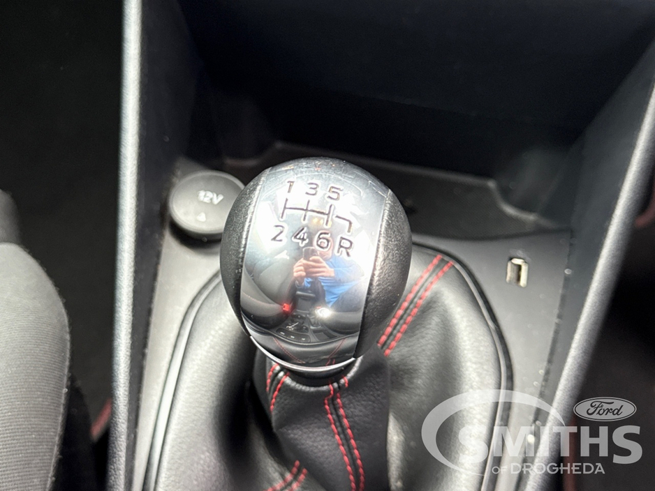 2020 Ford Fiesta - image 20