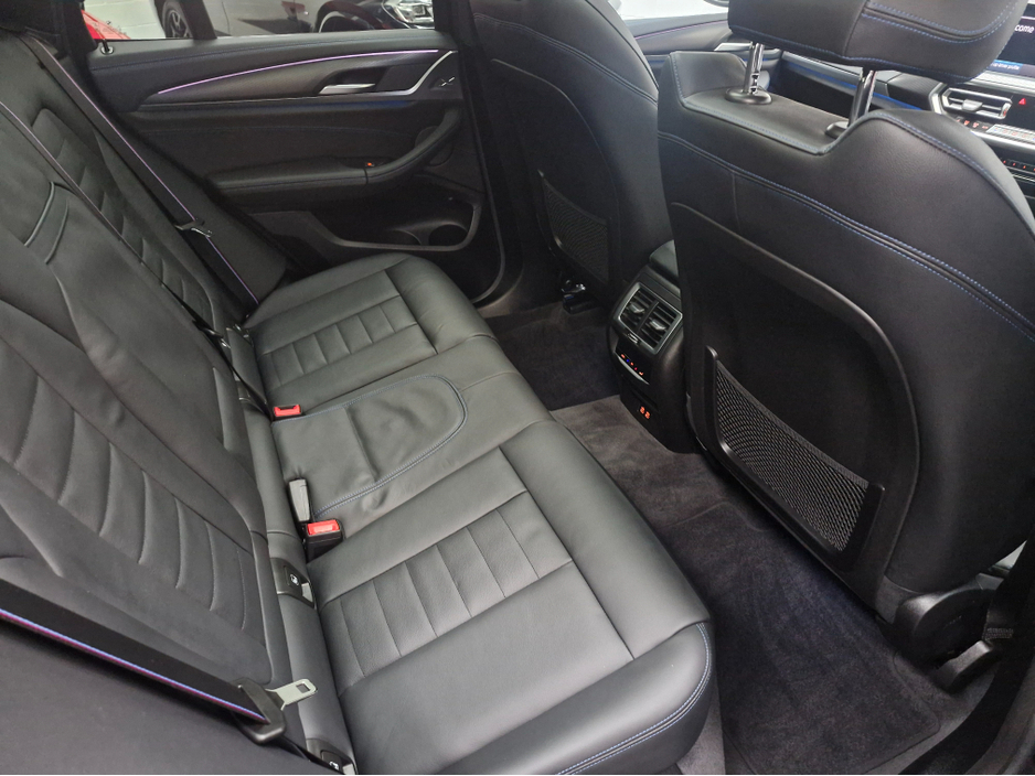 2023 BMW iX3 - image 9