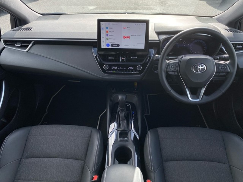 2025 Toyota Corolla - image 8