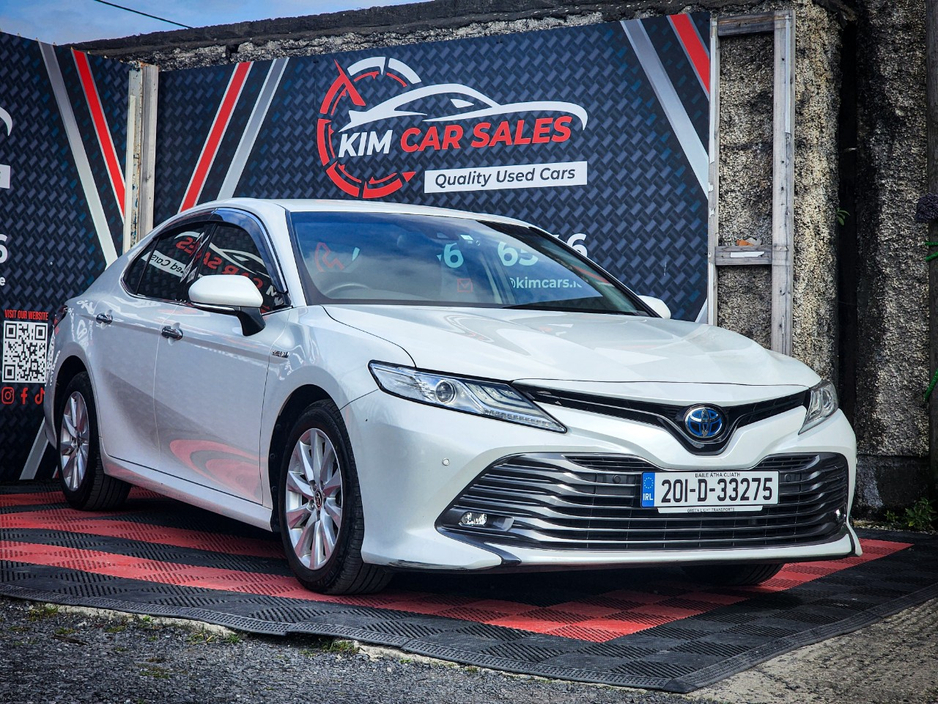 2020 Toyota Camry - image 3