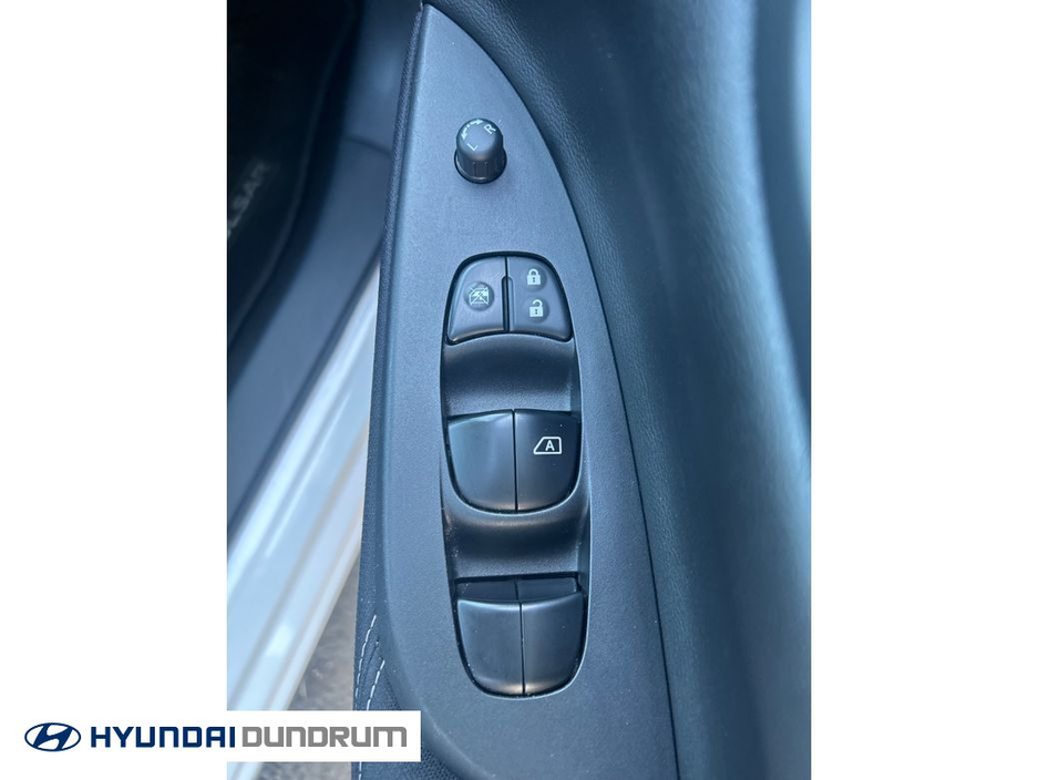 2017 Nissan Pulsar - image 12