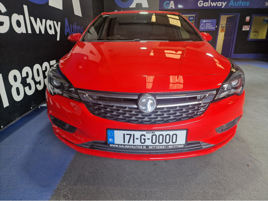 2017 Opel Astra - image 3