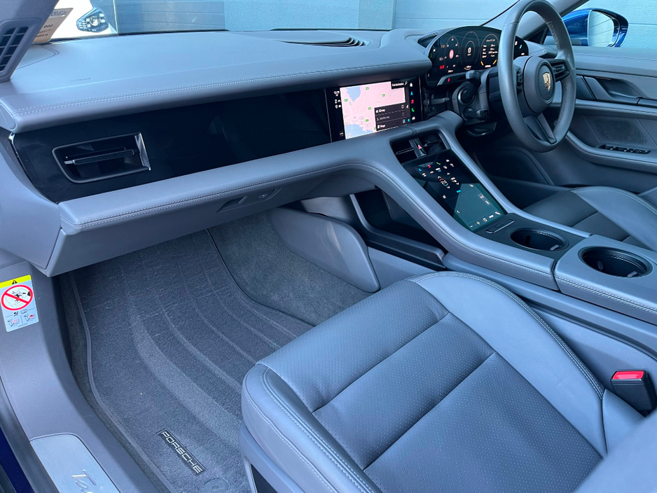 2022 Porsche Taycan 4S Cross Turismo 93kWh €61,995