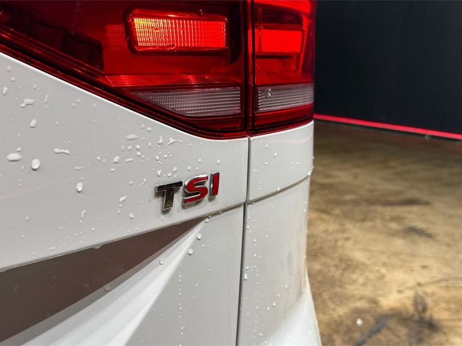 2017 Volkswagen Touran COMFORT LINE - FACTORY ALLOYS - 7 SEATS - REVERSE CAMERA €18,950