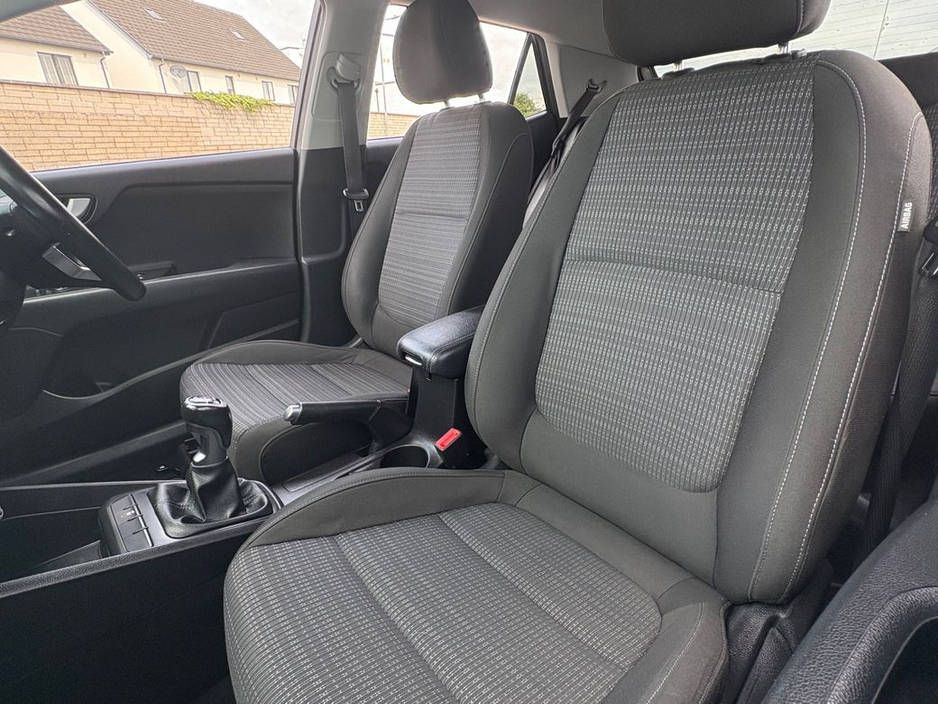 2017 Kia Stonic - image 7