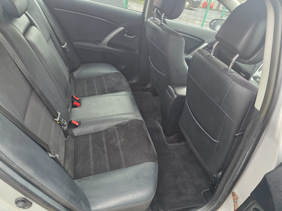 2015 Toyota Avensis - image 7