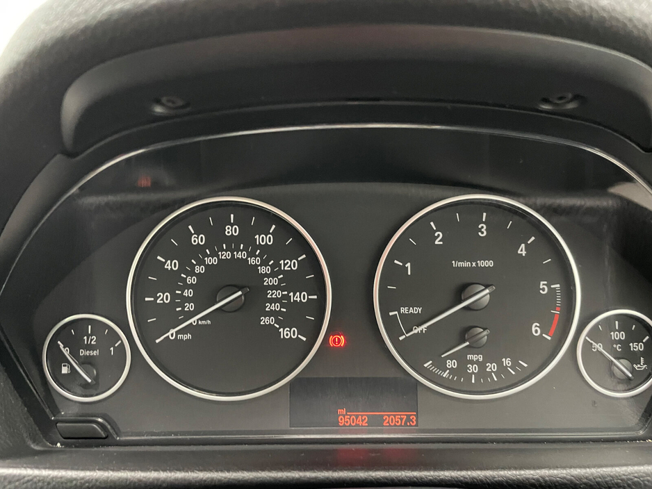 2017 BMW 3 Series - image 25