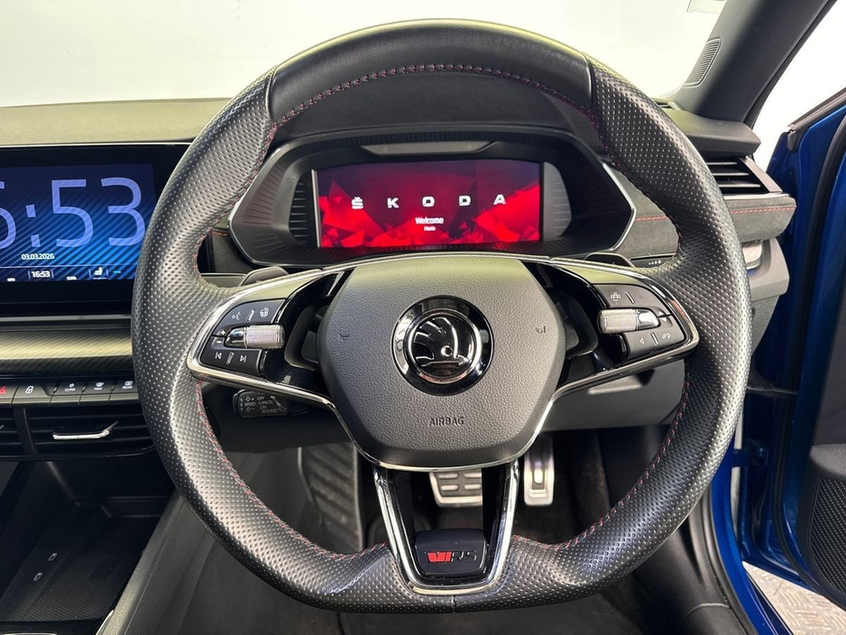 2022 Skoda Octavia - image 13