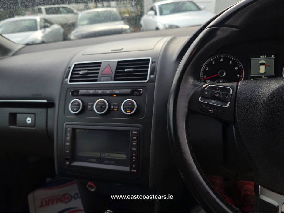 2012 Volkswagen Touran 7 SEATER * HIGHLINE ALCANTARA SEATS * REVERSING CAMERA * SIMI DEALER - SPECIALISING IN IMPORTS OF JAP AUTOMATIC HI SPEC BLUEMOTION // LARGE TOUCH SCREEN // €10,500