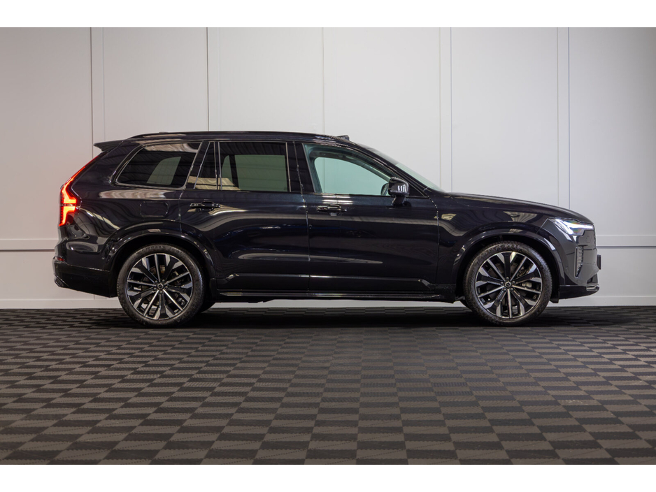 2025 Volvo XC90 T8 PHEV 455hp Plus (Dark Theme) €78,950