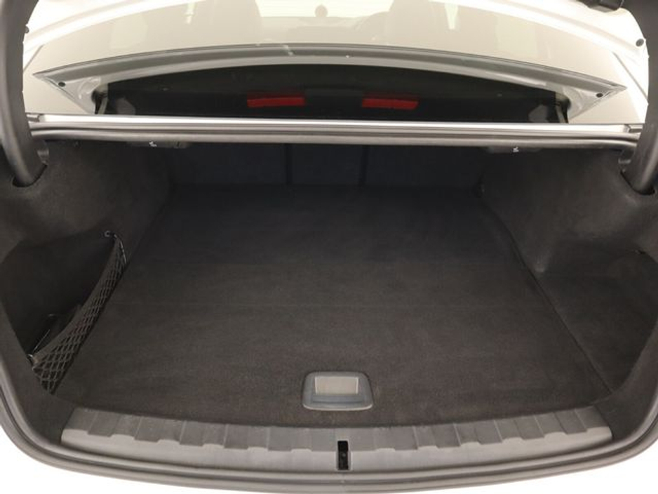 2021 BMW 3 Series - image 16